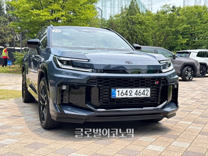 토요타 '올 뉴 RAV4 PHEV GR SPORT'. 사진=최태인 기자