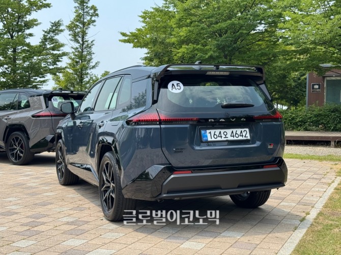 토요타 '올 뉴 RAV4 PHEV GR SPORT'. 사진=최태인 기자