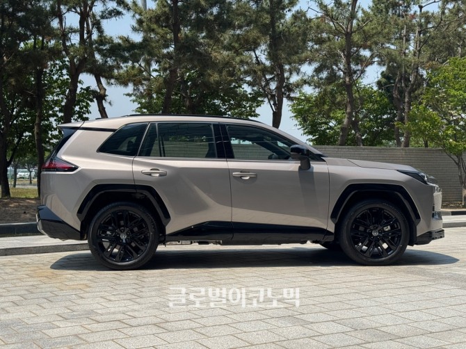 토요타 '올 뉴 RAV4 PHEV GR SPORT'. 사진=최태인 기자