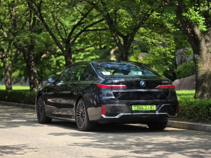 BMW i7 xDrive60 MSP 인디비주얼 마누팍투어. 사진=최태인 기자