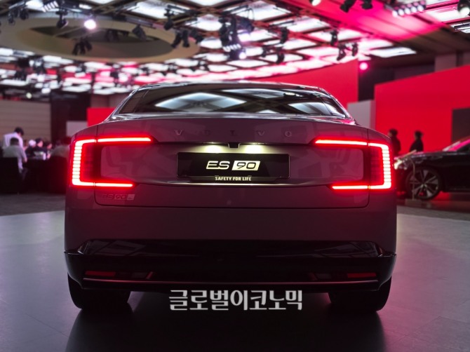 볼보 'ES90'. 사진=최태인 기자