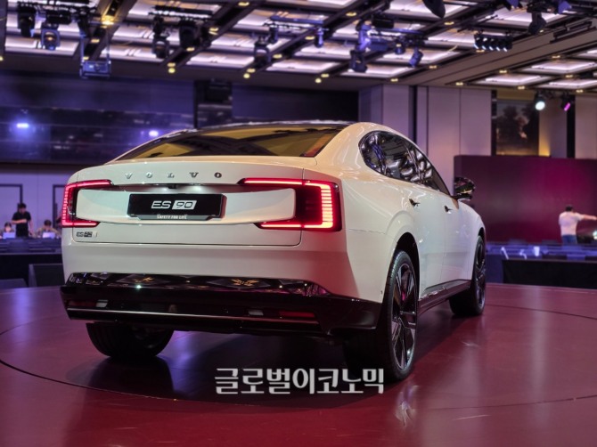 볼보 'ES90'. 사진=최태인 기자