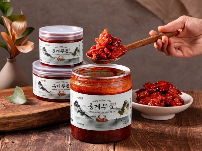 보기만 해도 침이 넘어가는 속초 홍게무침. 속초시 고향사랑기부제 답례품에 새로 선정됐다. 사진=속초시