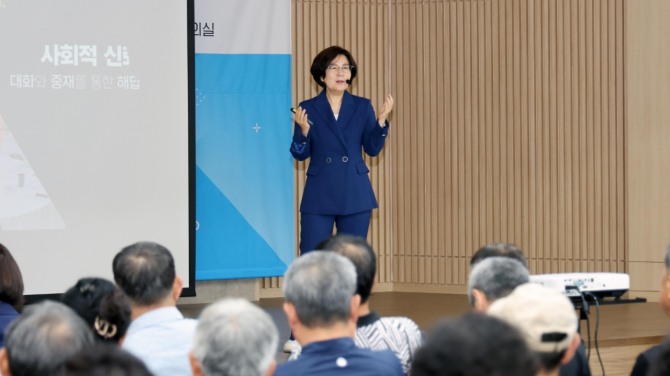 김보라 안성시장이 대덕면 및 농업인 정책공감토크에서 발언하고 있다. 사진=안성시