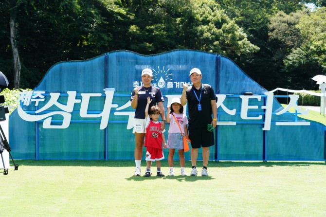 박은수 가족. 사진=강병구 기자