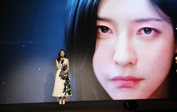 제우스 쇼케이스 현장을 찾은 배우 박지현. 사진=컴투스