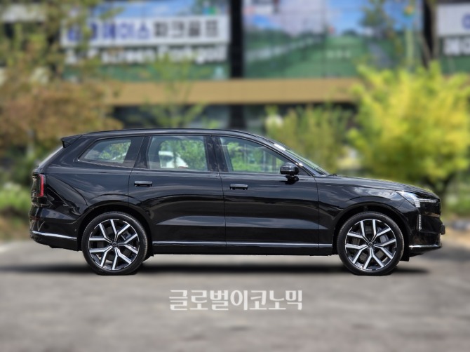 볼보 'EX90 트윈모터 퍼포먼스 울트라'. 사진=최태인 기자