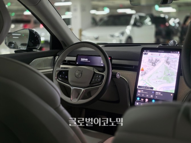 볼보 'EX90 트윈모터 퍼포먼스 울트라'. 사진=최태인 기자