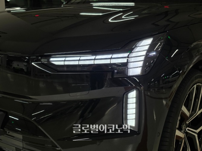 볼보 'EX90 트윈모터 퍼포먼스 울트라'. 사진=최태인 기자