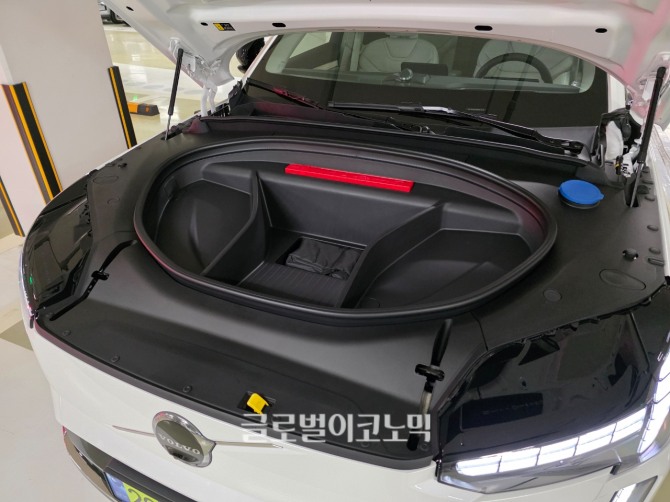 볼보 'EX90 트윈모터 퍼포먼스 울트라'. 사진=최태인 기자