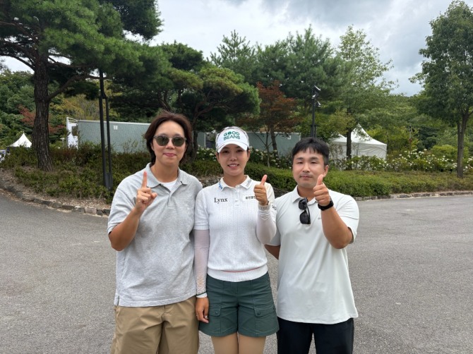 올리랩&올리브M 이주연 대표와 장은수, 그리고 트레이너 김재훈(왼쪽부터). 사진=글로벌이코노믹