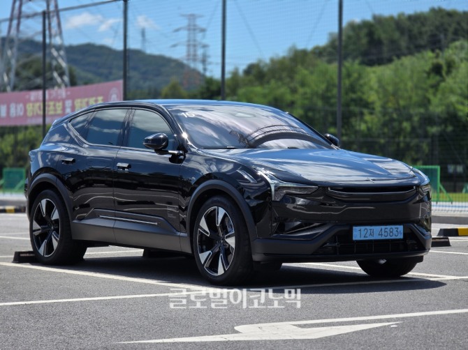 폴스타 '폴스타 3 듀얼 모터'. 사진=최태인 기자