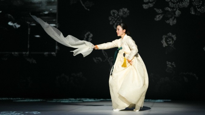 설자영 총연출·안무의 '정성(停盛)'(2026), 이매방류 살풀이춤(춤 설자영)