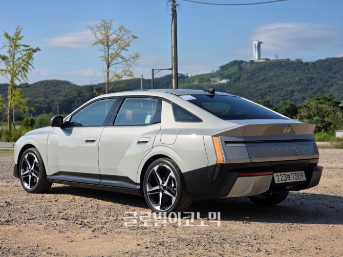 현대자동차 '디 올 뉴 아반떼' 2.0 가솔린 인스퍼레이션. 사진=최태인 기자