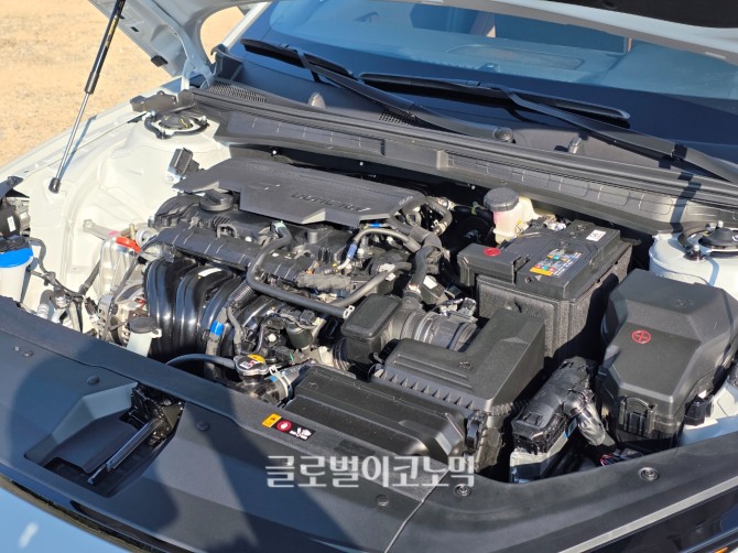 현대자동차 '디 올 뉴 아반떼' 2.0 가솔린 인스퍼레이션. 사진=최태인 기자