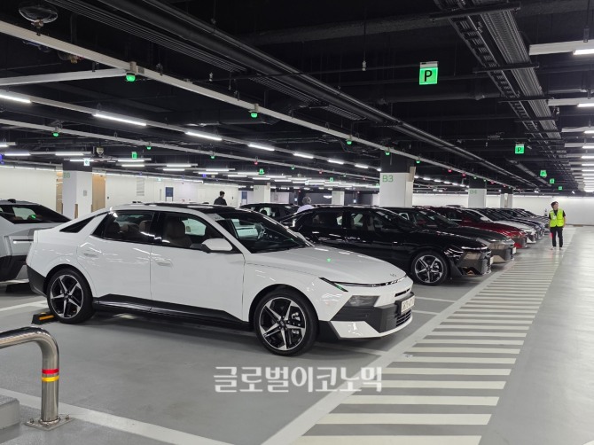 현대자동차 '디 올 뉴 아반떼' 2.0 가솔린 인스퍼레이션. 사진=최태인 기자