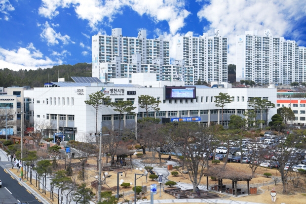 영천시청 전경. 영천시는 도남동 일원에 14만9390㎡ 규모의 도남일반산업단지를 조성한다. 총사업비는 570억6500만원이다. 사진=영천시