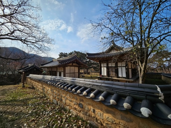 횡계구곡 3곡에 자리한 모고헌. 정규양이 머물며 학문을 닦고 후학을 가르쳤던 공간으로, 계곡과 가까이 붙어 있는 정방형 구조가 특징이다. 사진=영천시 공식 블로그
