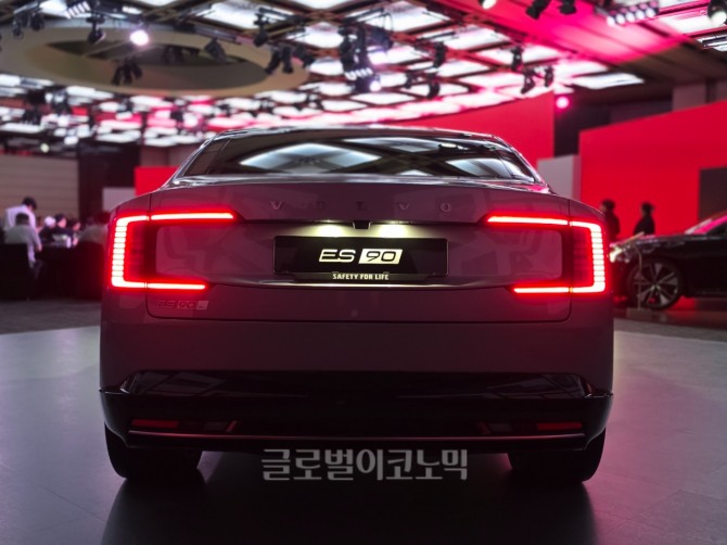 볼보 'ES90'. 사진=최태인 기자