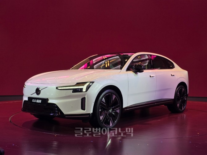 볼보 'ES90'. 사진=최태인 기자
