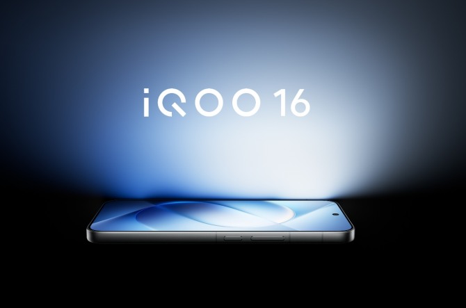 삼성디스플레이의 '2K+165Hz' 스마트폰 OLED가 탑재된 'iQOO 16'. 사진 = 삼성디스플레이