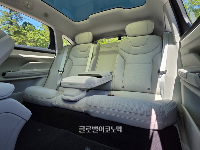 볼보 'ES90 트윈모터 울트라'. 사진=최태인 기자