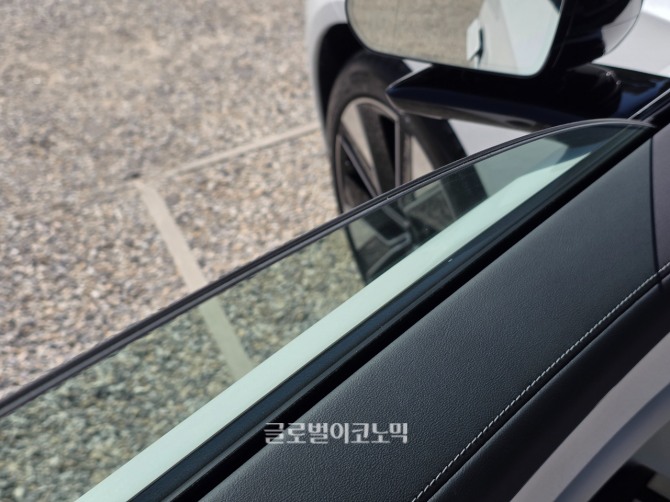 볼보 'ES90 트윈모터 울트라'. 사진=최태인 기자