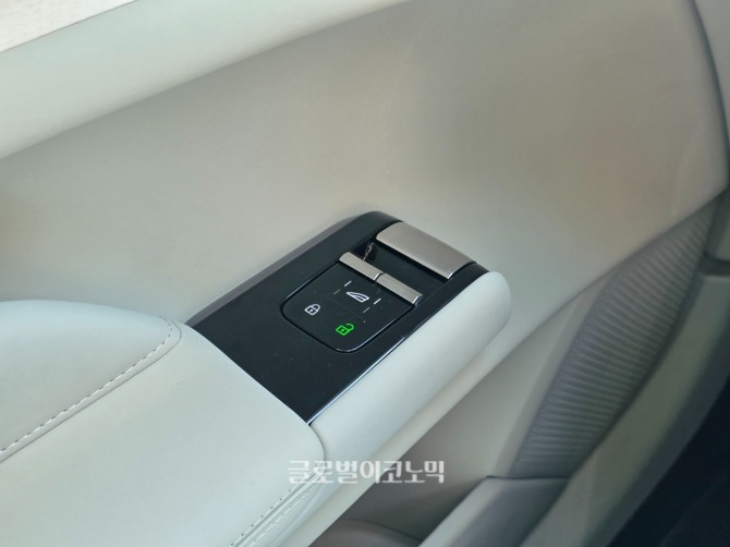 볼보 'ES90 트윈모터 울트라'. 사진=최태인 기자