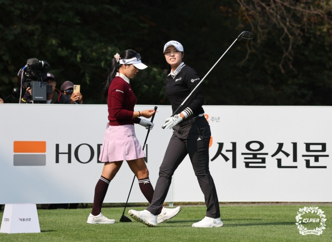 윤이나와 서교림(우측). 사진=KLPGA 박준석 포토