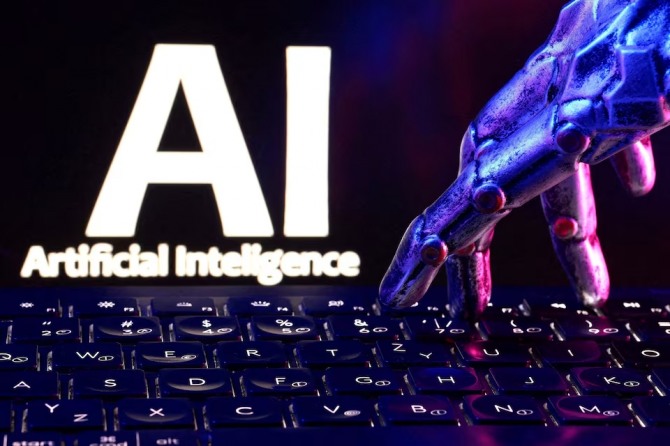 AI 붐 자금 쟁탈전에…중앙은행 "고금리 장기화" 경고