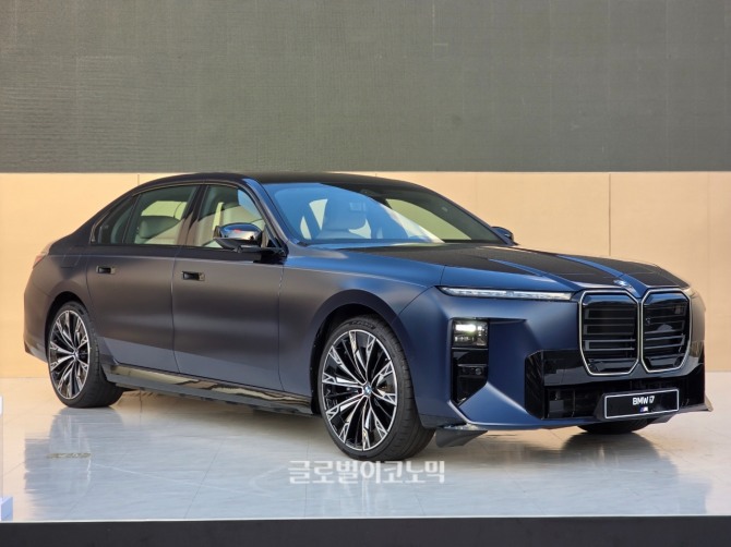 BMW '더 뉴 7시리즈'. 사진=최태인 기자
