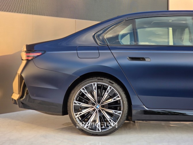 BMW 더 뉴 7시리즈. 사진=최태인 기자