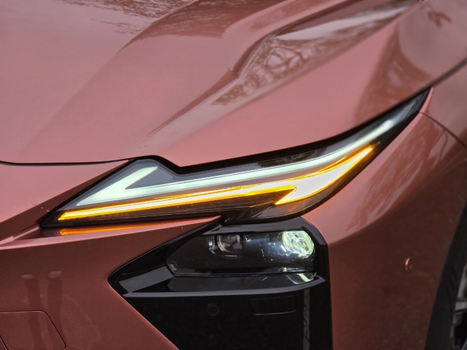 렉서스 'ES350e VIP'. 사진=최태인 기자