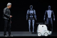 젠슨 황 엔비디아 CEO "AI 공장 시대 곧 도래...로봇공학이 AI 혁명 다음 단계"