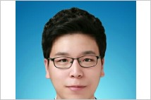 [기자수첩] ‘국가대표 기업’ 삼성·LG의 볼썽사나운 이전투구