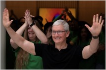 애플, 아이폰 성장세 힘입어 깜짝 실적…시간외 거래서 상승