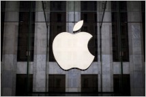 애플, 아이폰15 초기 판매 부진에도 상승 촉매 多