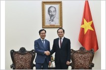 삼성전자, 베트남에 매년 10억 달러 추가 투자 약속