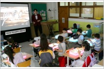 KB금융, 늘봄학교 체험 수업..."일·가정 양립 앞장"