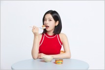 동원F&B, 가수 안유진 모델로 한 ‘동원맛참’ TV CF 공개