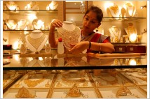금값 폭등에도 굳건한 인도의 '금 사랑'… 서민 지갑은 얇아져도 부자들은 '여전'