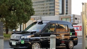 도요타, LPG 하이브리드 신형 '재팬 택시' 출시​…​도쿄에만 1만대 수요 전망