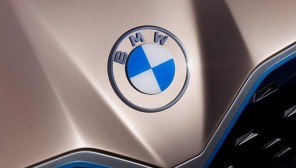BMW, 새로운 브랜드 로고 탄생 'i4 콘셉트카 적용'