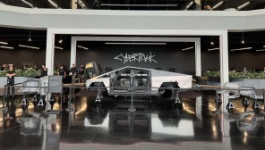 테슬라 사이버트럭 공식 론칭 이벤트 진행...첫 출고에 추가 정보 공개