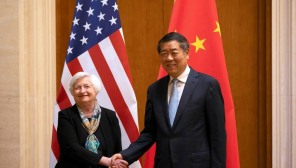 세계 EV시장 ‘블록 대결’ 시대로.. 미국·EU 견제에 중국 반격