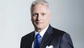 스웨덴 자동차 기업 폴스타 사무엘슨 회장 은퇴, 후임에 발란트