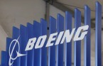 트럼프 “보잉 항공기 부품, 대중 수출 제한 검토”