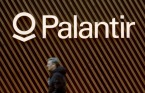 팔란티어, 전쟁 특수에 주가 급등…”AI 기술로 무장한 방산주”