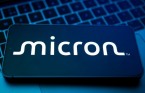 마이크론, 깜짝 실적에도 주가 급락…엔비디아에 양날의 칼