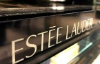 에스티로더 59조 합병 추진… 장폴고티에·라반 품고 로레알 추격